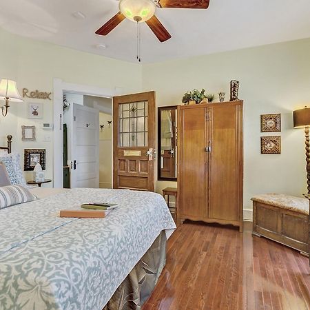Granbury Gardens Bed And Breakfast الغرفة الصورة