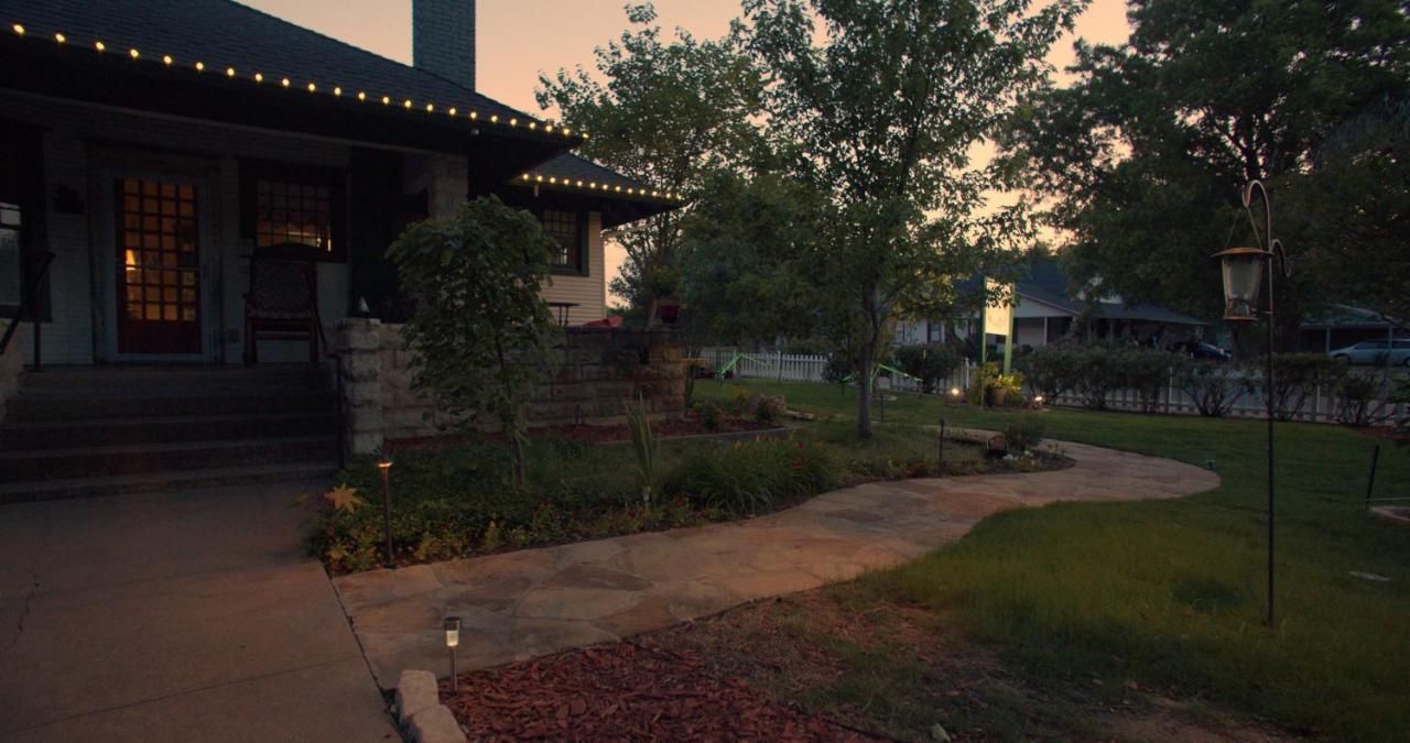 Granbury Gardens Bed And Breakfast المظهر الخارجي الصورة