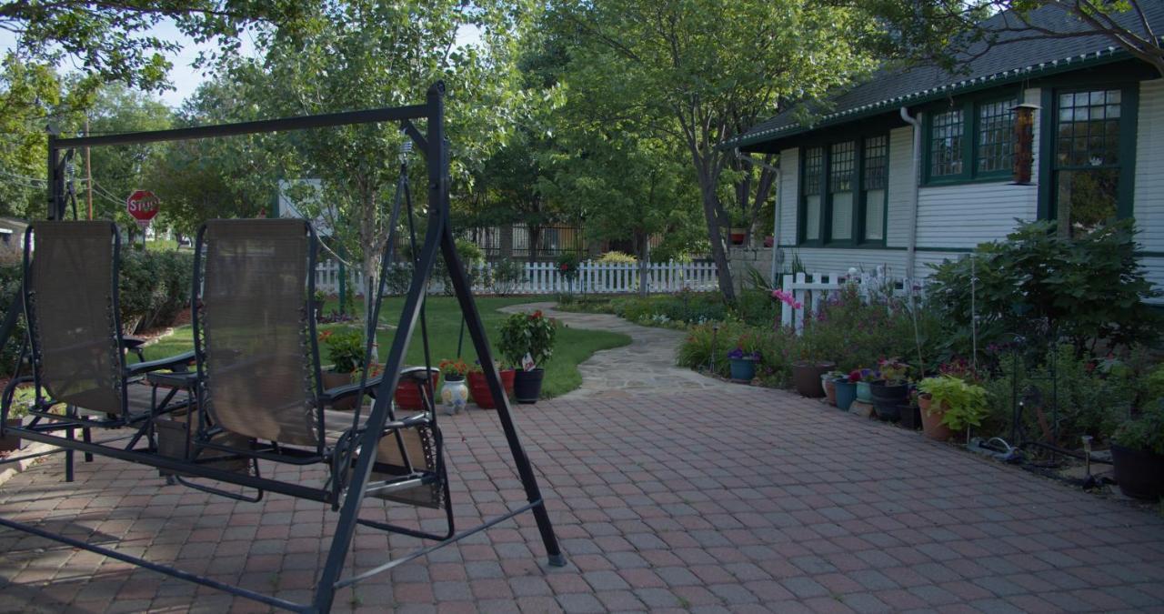 Granbury Gardens Bed And Breakfast المظهر الخارجي الصورة