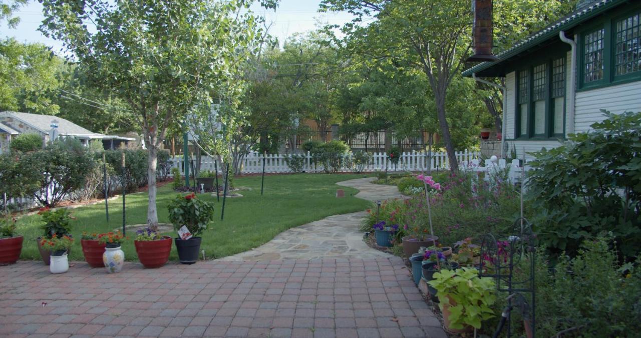 Granbury Gardens Bed And Breakfast المظهر الخارجي الصورة