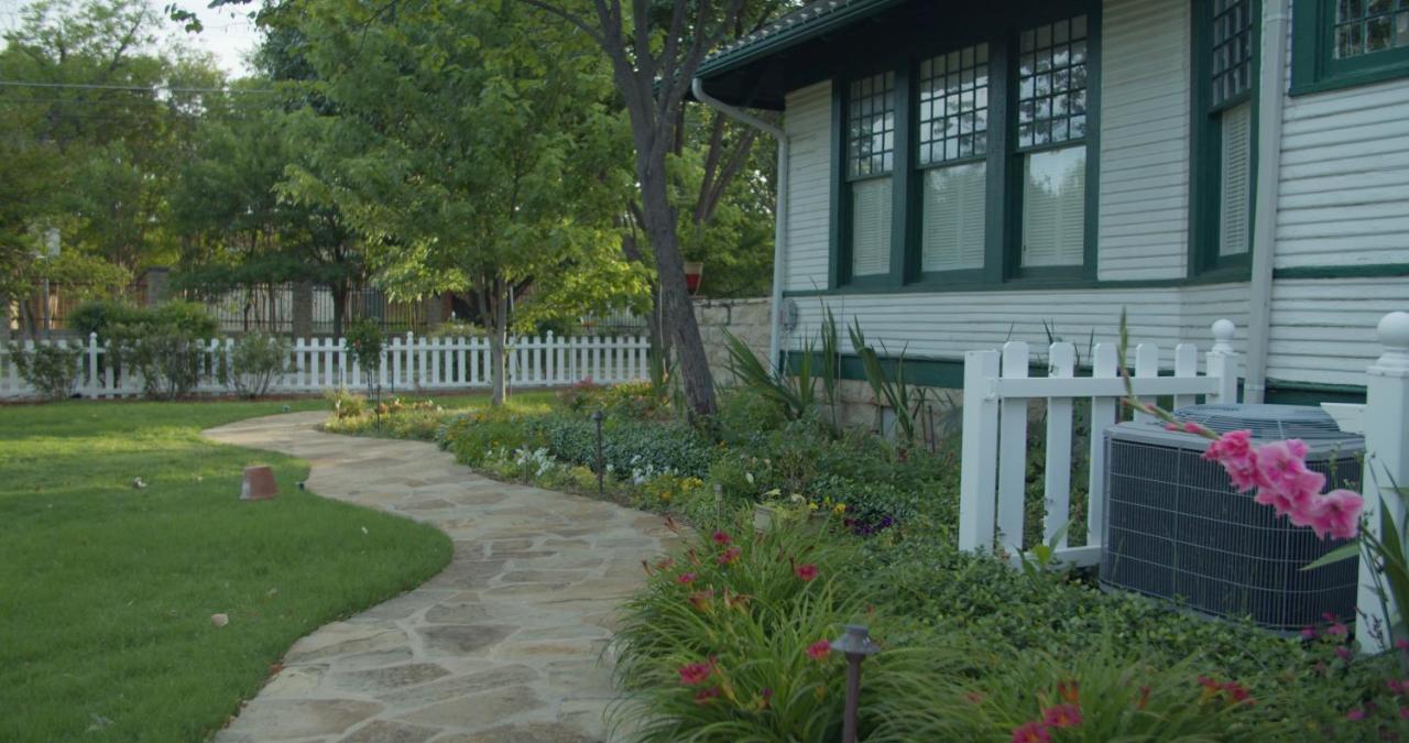 Granbury Gardens Bed And Breakfast المظهر الخارجي الصورة