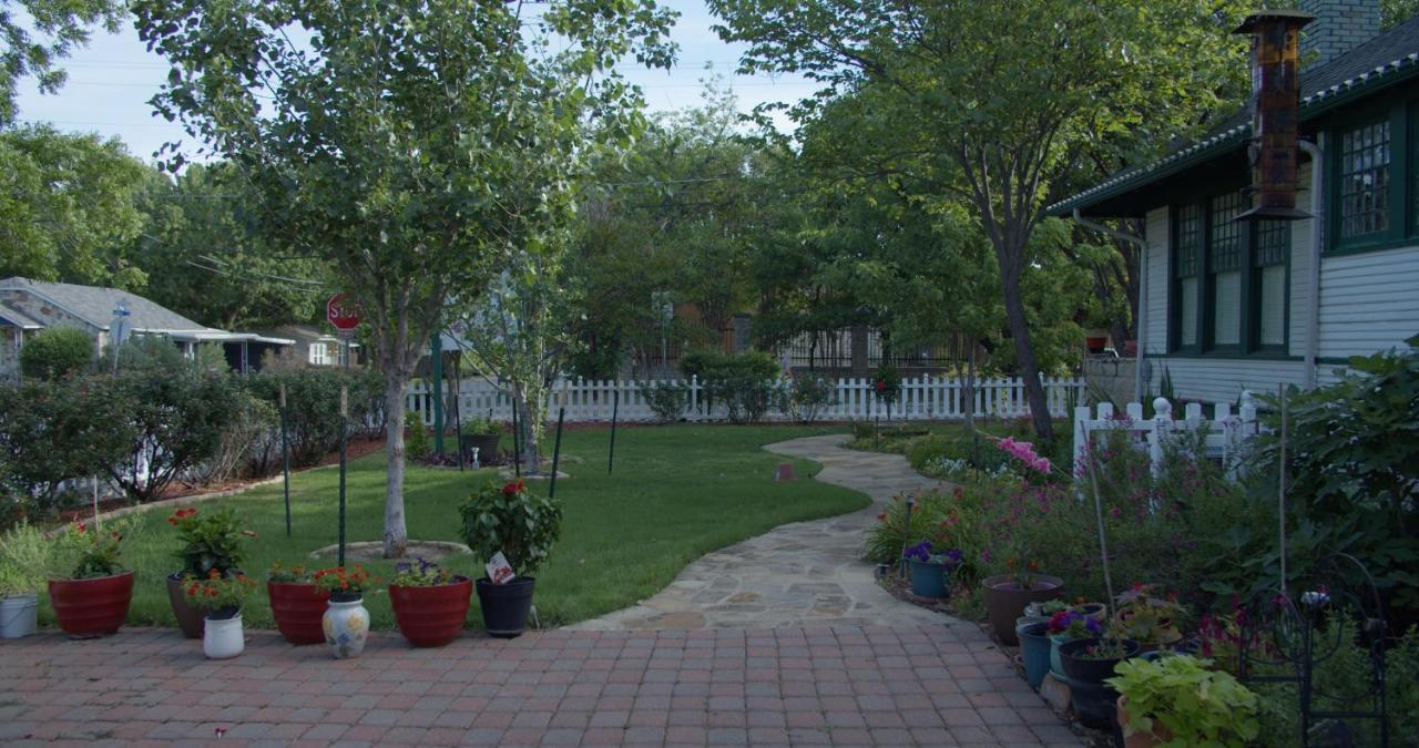 Granbury Gardens Bed And Breakfast المظهر الخارجي الصورة