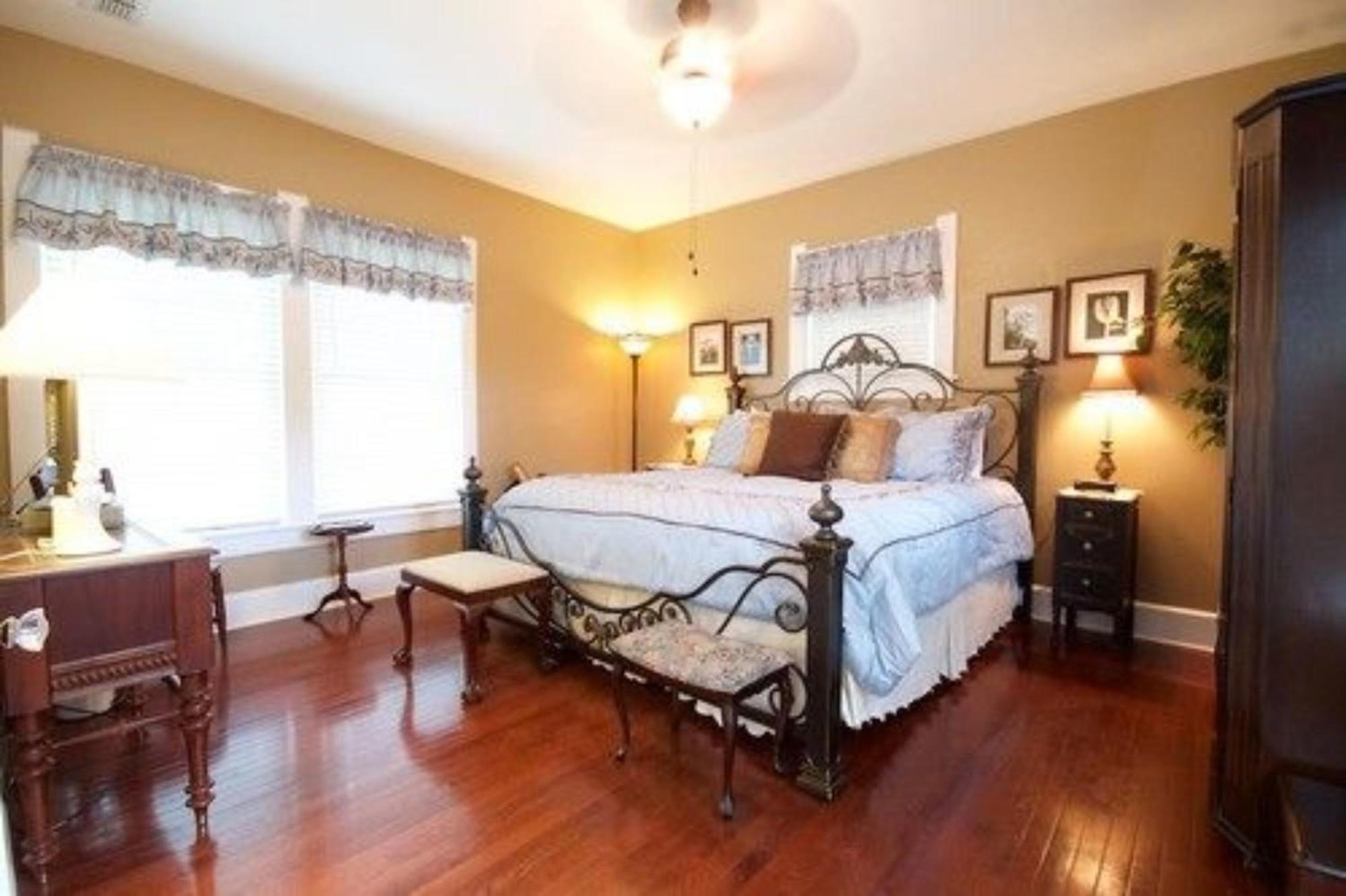 Granbury Gardens Bed And Breakfast الغرفة الصورة